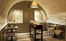 Hotel Therese  4*